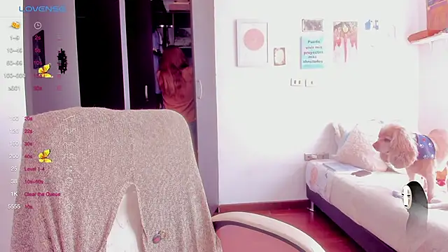 Snapshot of linda_giggle chatting on January 21, 4:27 pm linda giggle online show from January 21, 4:27 pm