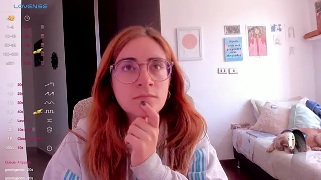 Snapshot of linda_giggle chatting on January 21, 7:39 pm linda giggle online show from January 21, 7:39 pm