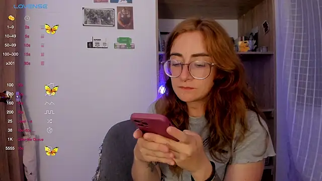 Snapshot of linda_giggle chatting on February 11, 2:46 am linda giggle online show from February 11, 2:46 am