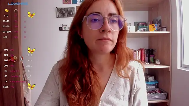 Snapshot of linda_giggle chatting on February 11, 2:13 pm linda giggle online show from February 11, 2:13 pm