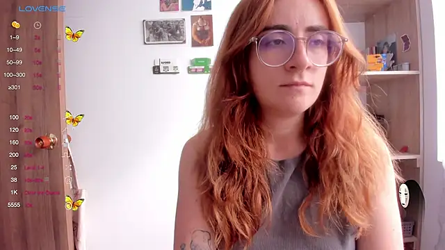 Snapshot of linda_giggle chatting on February 19, 1:39 pm linda giggle online show from February 19, 1:39 pm