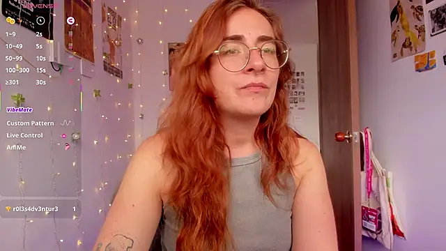 Snapshot of linda_giggle chatting on October 7, 3:20 pm linda giggle online show from October 7, 3:20 pm