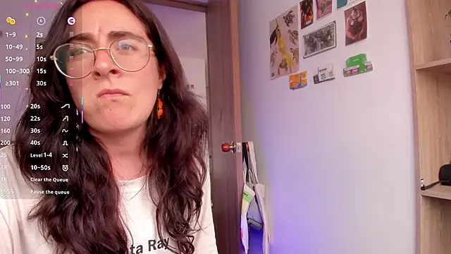 Snapshot of linda_giggle chatting on October 17, 3:25 pm linda giggle online show from October 17, 3:25 pm