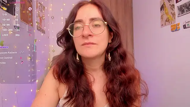 Snapshot of linda_giggle chatting on November 24, 1:22 pm linda giggle online show from November 24, 1:22 pm