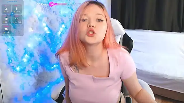 Snapshot of mary_lunar chatting on February 18, 10:14 pm mary lunar online show from February 18, 10:14 pm