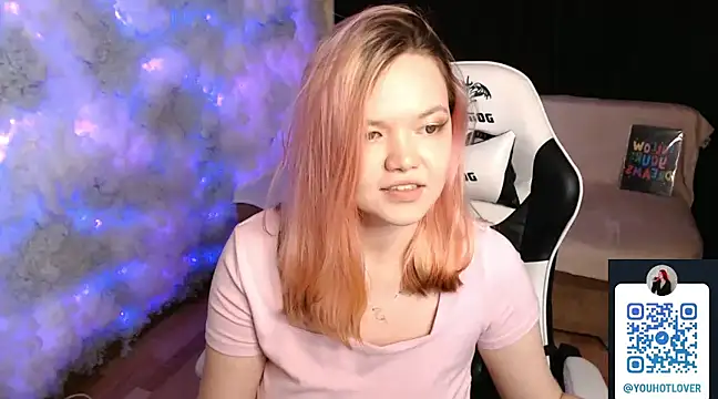 Snapshot of mary_lunar chatting on March 13, 4:12 pm mary lunar online show from March 13, 4:12 pm