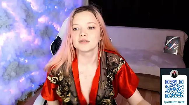 Snapshot of mary_lunar chatting on March 14, 11:12 am mary lunar online show from March 14, 11:12 am