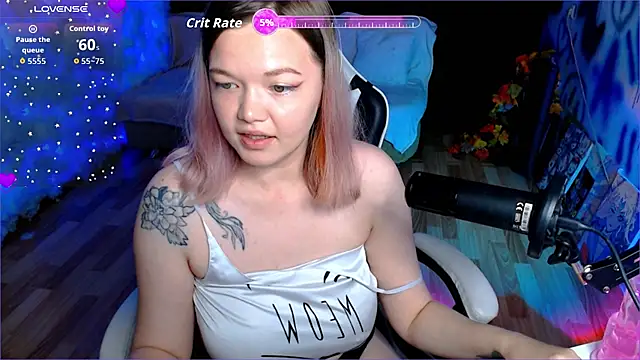 Snapshot of mary_lunar chatting on October 3, 7:22 pm mary lunar online show from October 3, 7:22 pm