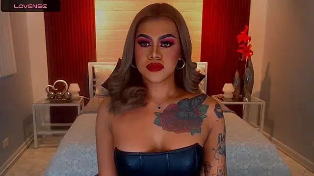 StellaStrong30 online show from November 6, 9:59 pm