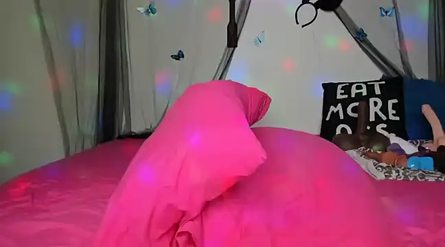 ThickAssRena online show from January 12, 4:00 am