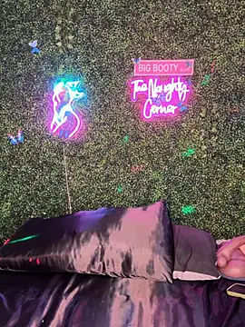 ThickAssRena online show from March 26, 4:40 am