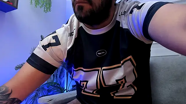 Snapshot of jonathan_rivers chatting on December 2, 9:43 pm jonathan rivers online show from December 2, 9:43 pm