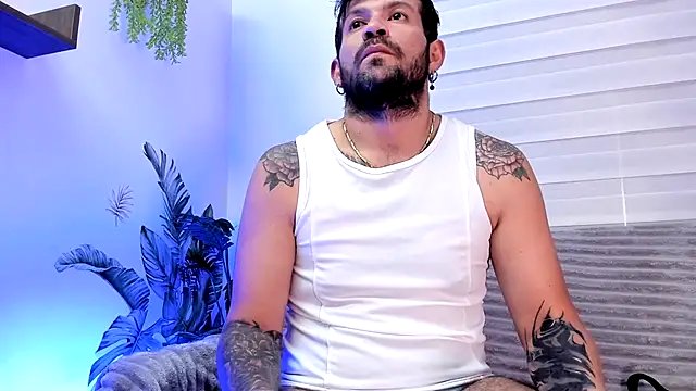 Snapshot of jonathan_rivers chatting on December 20, 9:33 pm jonathan rivers online show from December 20, 9:33 pm