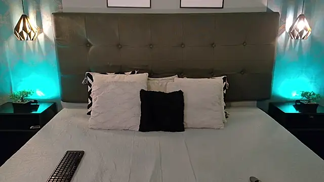 Snapshot of Madisonsmiith chatting on November 6, 8:32 pm Madisonsmiith online show from November 6, 8:32 pm