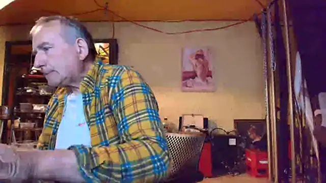 Snapshot of jeanlulu chatting on May 16, 8:18 pm jeanlulu online show from May 16, 8:18 pm