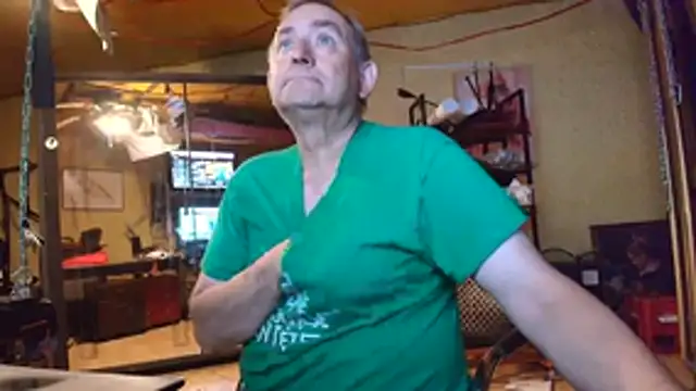 Snapshot of jeanlulu chatting on June 2, 7:27 pm jeanlulu online show from June 2, 7:27 pm