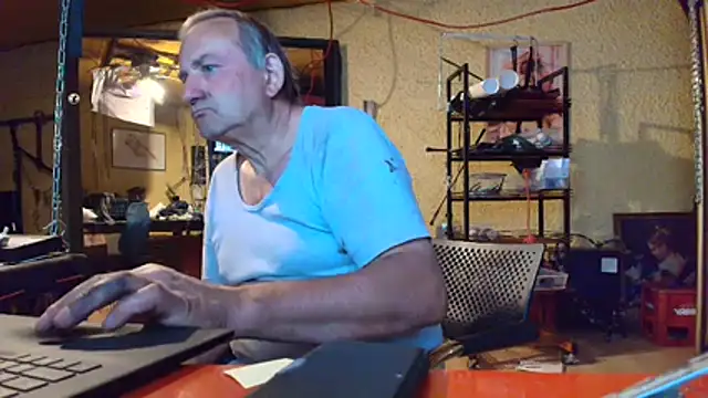 Snapshot of jeanlulu chatting on July 21, 7:49 pm jeanlulu online show from July 21, 7:49 pm