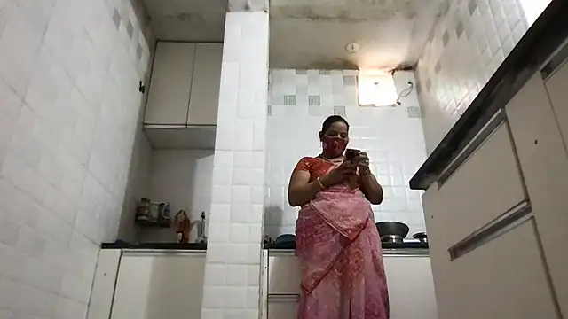 Snapshot of Riyasingh9 chatting on November 1, 3:41 am Riyasingh9 online show from November 1, 3:41 am