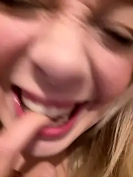 CherryAuroraa online show from October 5, 7:56 pm