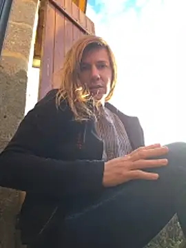 Lina lou4 online show from February 3, 8:30 am