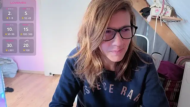 Lina lou4 online show from March 29, 2:50 pm