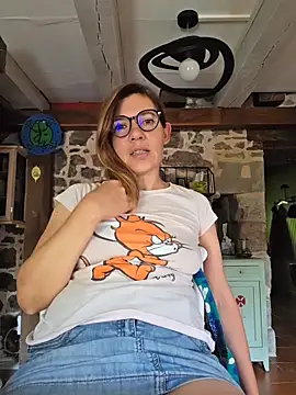 Lina lou4 online show from May 28, 8:33 am