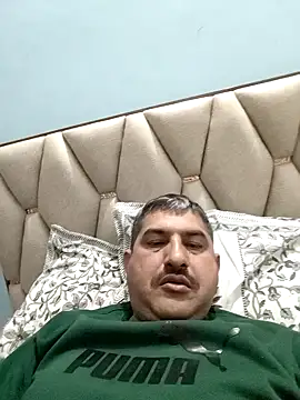 Snapshot of Amandev7 chatting on February 22, 9:35 pm Amandev7 online show from February 22, 9:35 pm