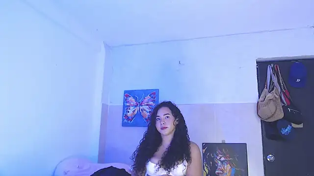 Snapshot of luciana_keating chatting on March 9, 4:27 am luciana keating online show from March 9, 4:27 am