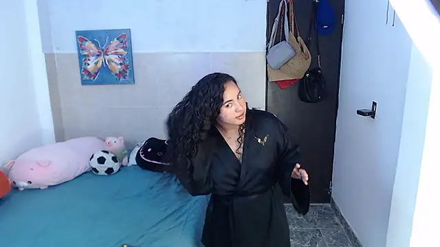 Snapshot of luciana_keating chatting on March 28, 5:40 am luciana keating online show from March 28, 5:40 am