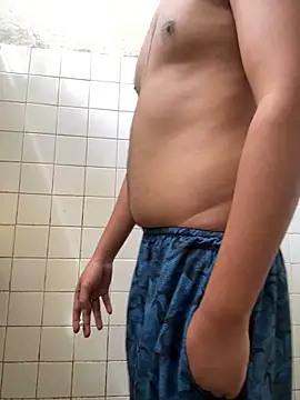 Snapshot of DreamerAsianGuy chatting on December 27, 3:53 am DreamerAsianGuy online show from December 27, 3:53 am