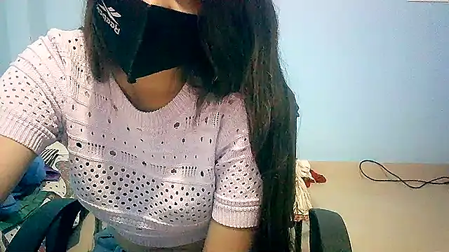 Snapshot of lovelydesi21 chatting on December 7, 1:51 pm lovelydesi21 online show from December 7, 1:51 pm