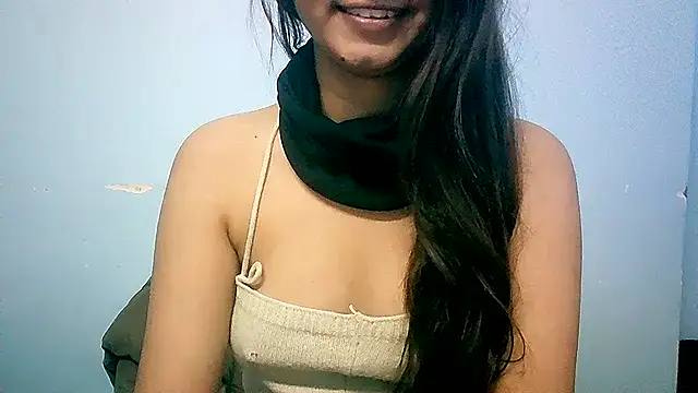 Snapshot of lovelydesi21 chatting on December 10, 8:51 am lovelydesi21 online show from December 10, 8:51 am