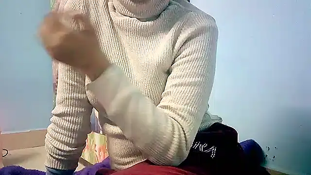 Snapshot of lovelydesi21 chatting on January 11, 12:18 pm lovelydesi21 online show from January 11, 12:18 pm