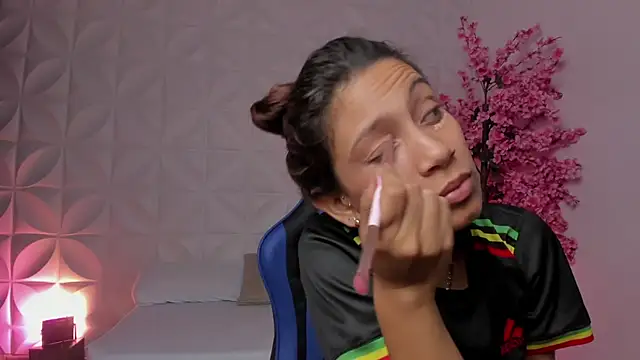 cora 22 online show from March 25, 12:44 pm