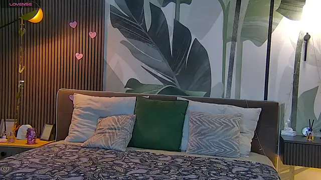 Snapshot of RubyValen chatting on March 18, 1:10 am RubyValen online show from March 18, 1:10 am