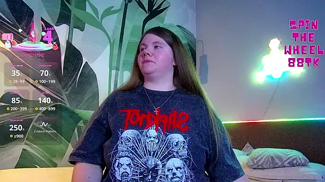 Snapshot of RubyValen chatting on February 2, 1:37 am RubyValen online show from February 2, 1:37 am