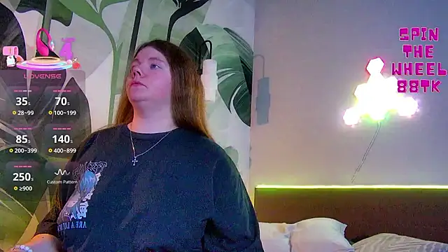 Snapshot of RubyValen chatting on February 4, 1:11 am RubyValen online show from February 4, 1:11 am