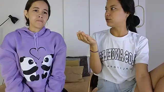 sexychanell 18 online show from April 10, 1:27 pm