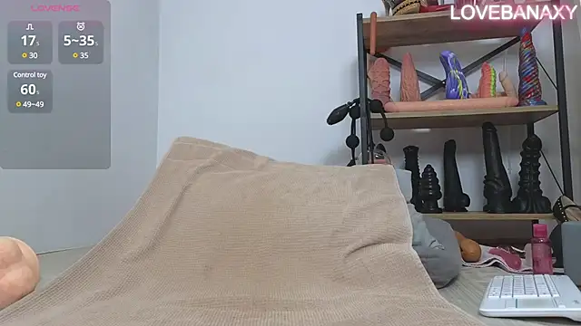 Snapshot of Love-Banaxy chatting on January 30, 11:44 am Love-Banaxy online show from January 30, 11:44 am