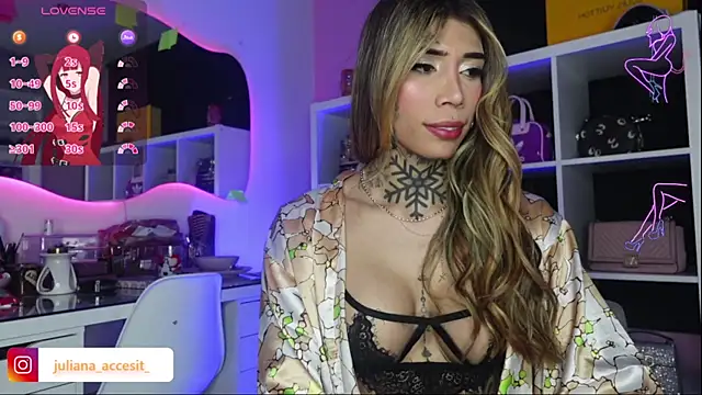 caroline cossei online show from January 26, 3:48 am