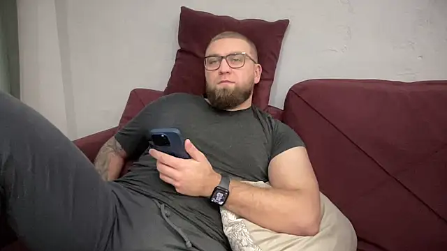 Bear bear  online show from February 5, 6:04 pm