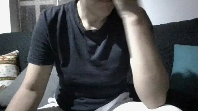 Snapshot of RAYA_1 chatting on December 6, 11:25 pm RAYA 1 online show from December 6, 11:25 pm