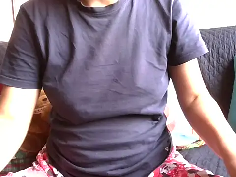 Snapshot of RAYA_1 chatting on December 7, 4:47 pm RAYA 1 online show from December 7, 4:47 pm