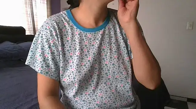 Snapshot of RAYA_1 chatting on February 12, 4:33 pm RAYA 1 online show from February 12, 4:33 pm