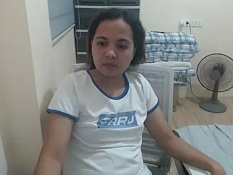 xTheLastVIRGINx online show from April 7, 3:45 pm