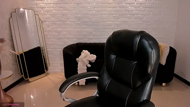 JuanitaClay online show from February 12, 12:22 pm