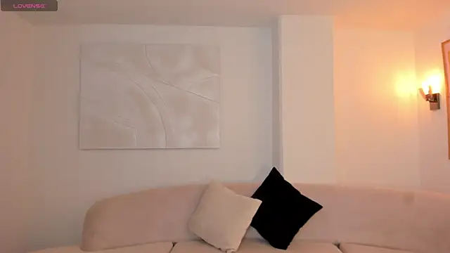 JuanitaClay online show from March 1, 11:29 pm