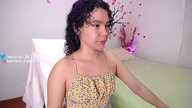 Karolina 1 online show from November 7, 1:11 pm