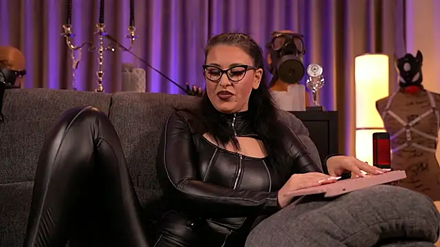 kelly kent online show from December 11, 1:47 am