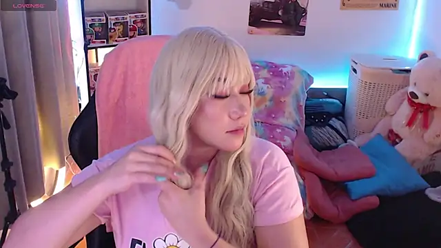 Emmy Ruiz online show from April 11, 2:49 am